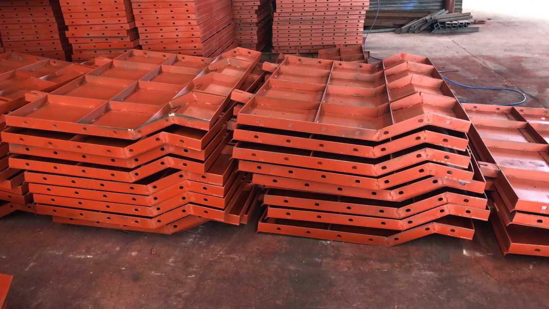 湖北防撞护栏模板