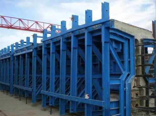 武汉建筑钢模板厂家向大家介绍建筑钢模的作用与型号要求